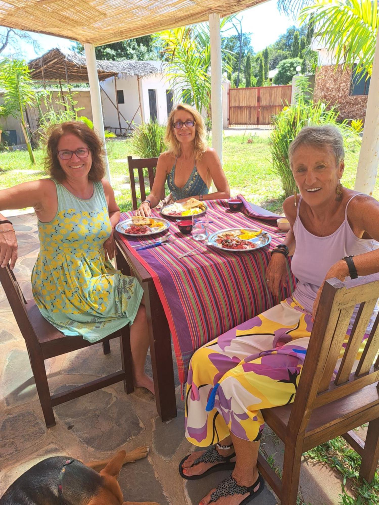 לינה וארוחת בוקר אוקונדה Diani Yoga Barn מראה חיצוני תמונה